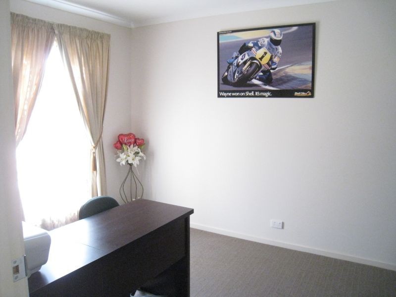 25 Almond Circuit, Munno Para West SA 5115