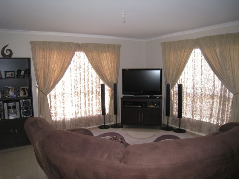 25 Almond Circuit, Munno Para West SA 5115