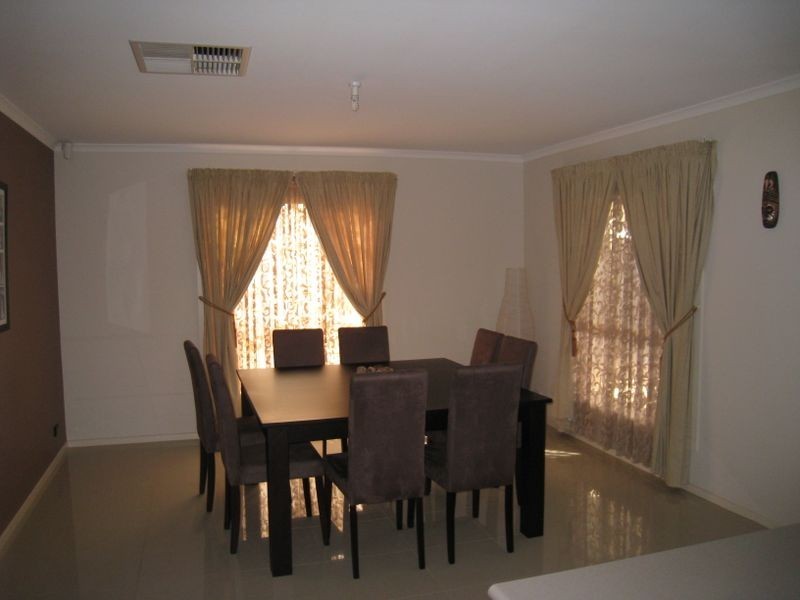 25 Almond Circuit, Munno Para West SA 5115