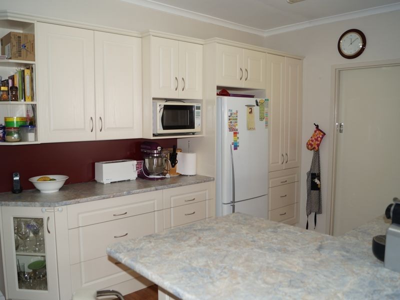 7 Donald Avenue, Valley View SA 5093