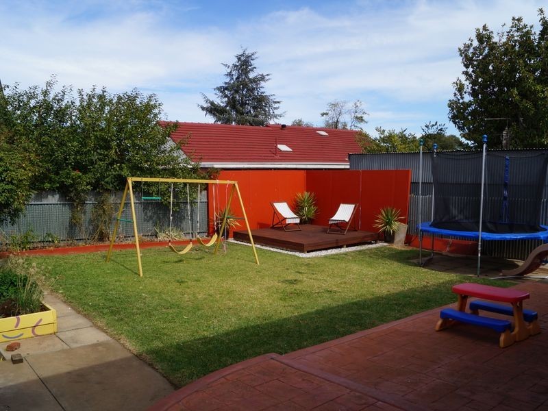 7 Donald Avenue, Valley View SA 5093