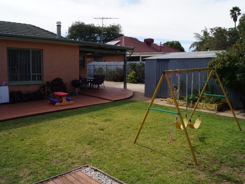 7 Donald Avenue, Valley View SA 5093