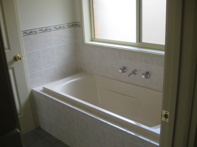 1B Young Terrace, Evanston Gardens SA 5116