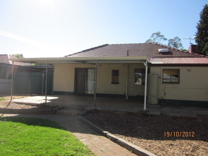 8 Mahood Street, Elizabeth Grove SA 5112