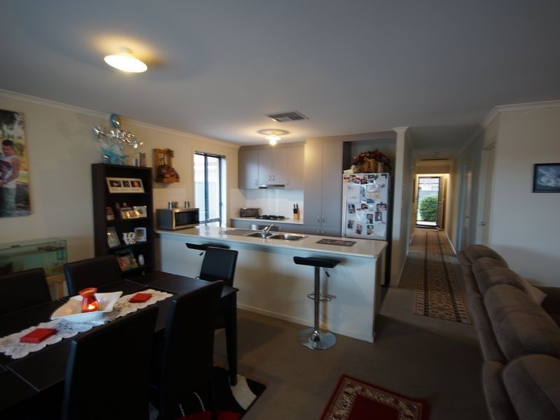 99 Lakeside Drive, Andrews Farm SA 5114