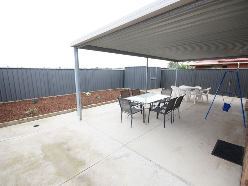 99 Lakeside Drive, Andrews Farm SA 5114