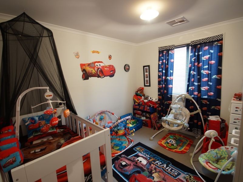 99 Lakeside Drive, Andrews Farm SA 5114