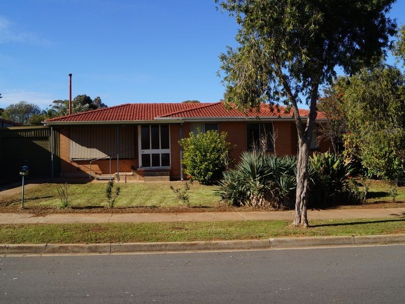 26 Beckington Street, Elizabeth Downs SA 5113