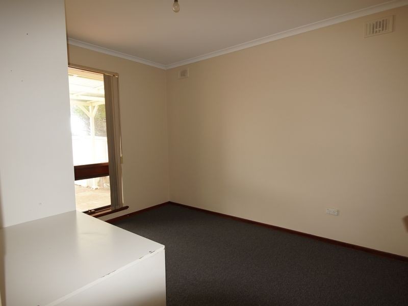 4 Inwood Road, Elizabeth East SA 5112