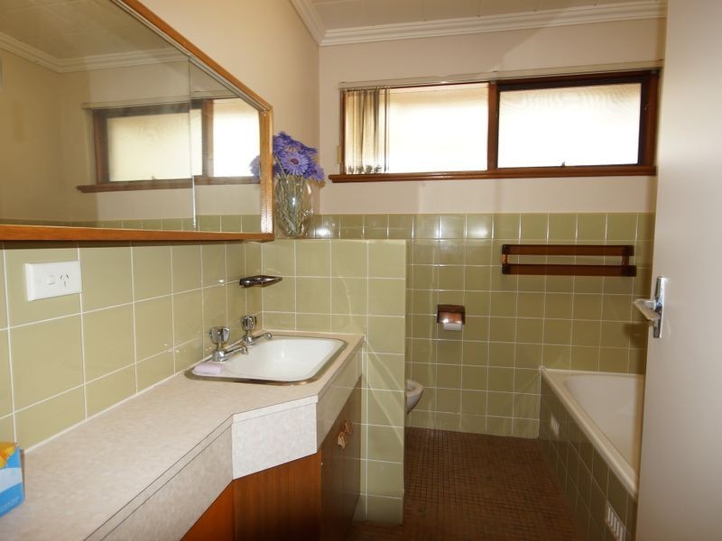 4 Inwood Road, Elizabeth East SA 5112