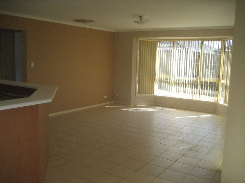 134 President Avenue, Andrews Farm SA 5114