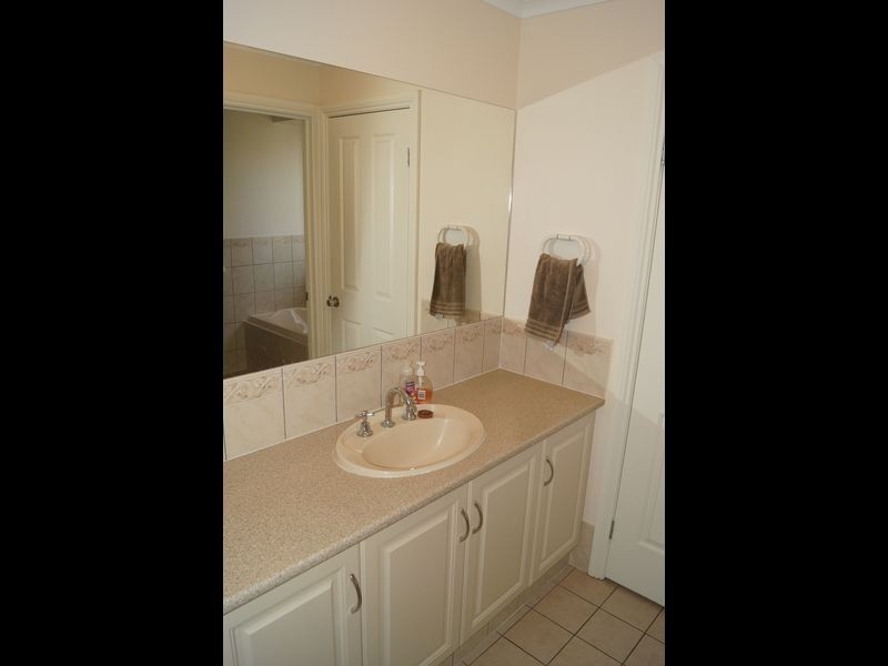 131 President Avenue, Andrews Farm SA 5114
