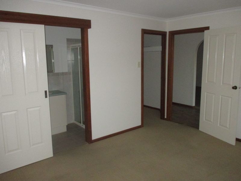 34 Rossiter Drive, Evanston Park SA 5116