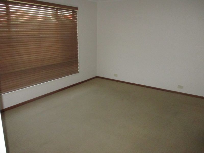 34 Rossiter Drive, Evanston Park SA 5116