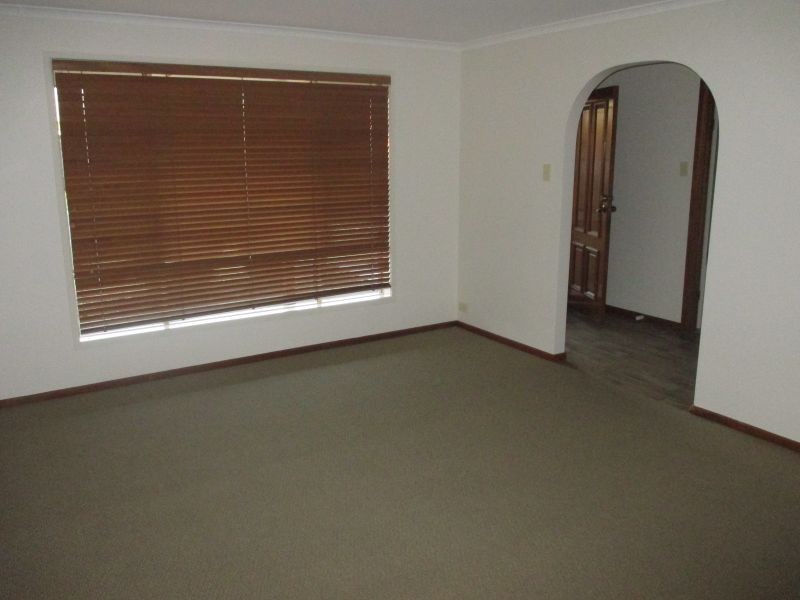 34 Rossiter Drive, Evanston Park SA 5116