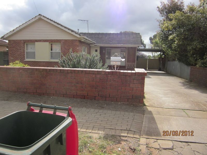 17 Crisp Road, Elizabeth Downs SA 5113