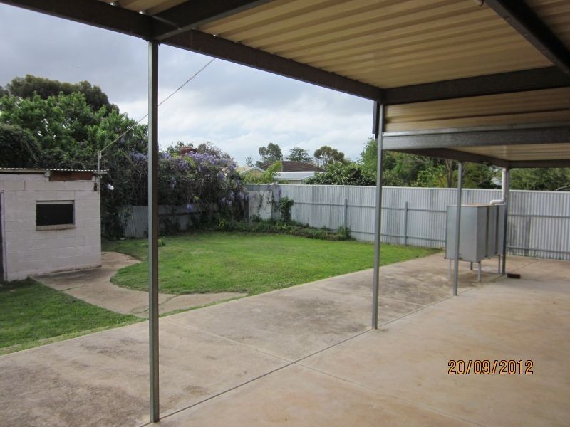 17 Crisp Road, Elizabeth Downs SA 5113