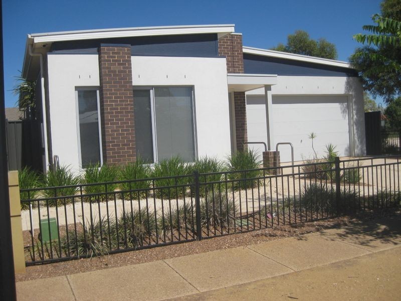 3 St Germain Avenue, Andrews Farm SA 5114