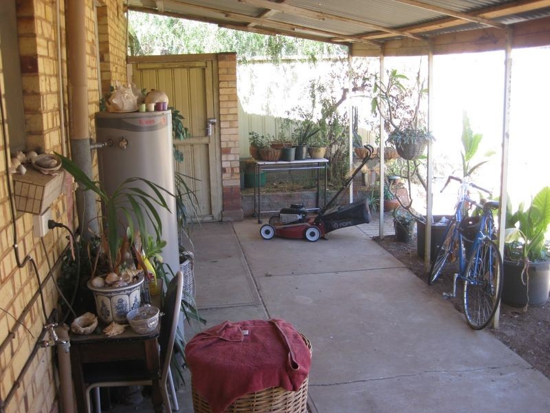 8 Halsey Road, Elizabeth East SA 5112