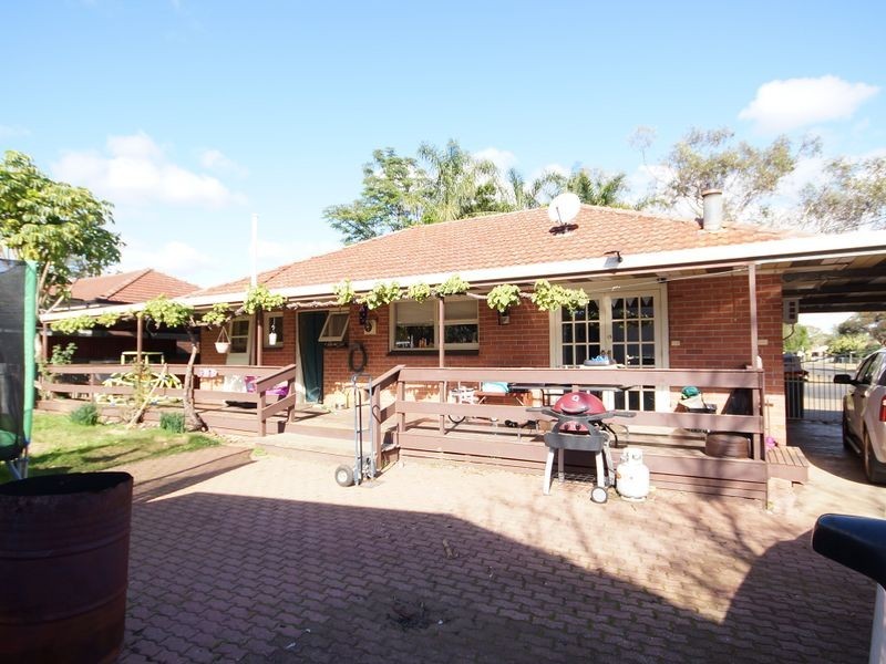 21 Lindsay Street, Elizabeth Downs SA 5113