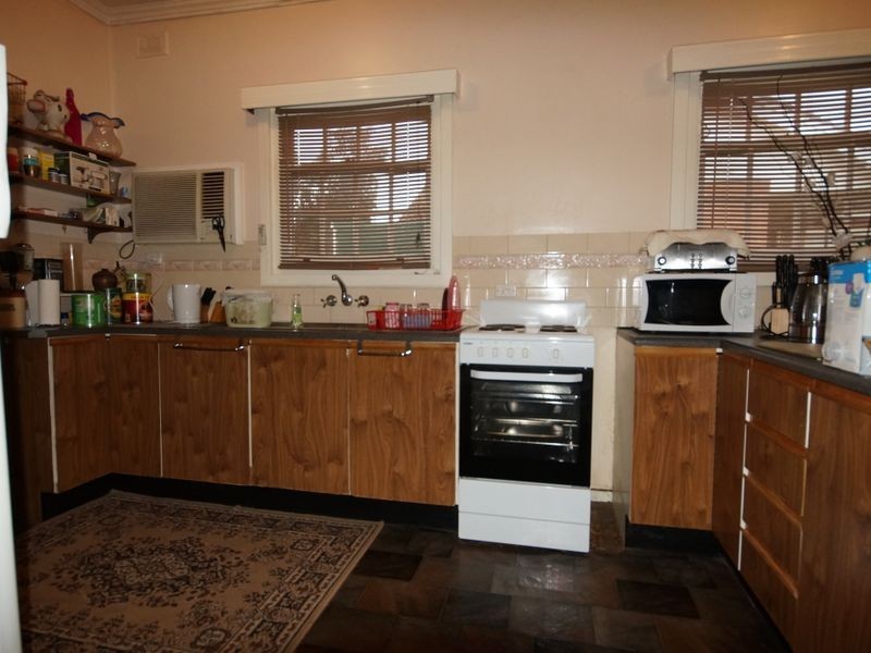 21 St Leonard Crescent, Elizabeth Downs SA 5113