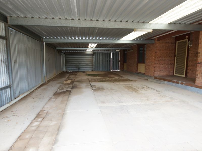 10 Douglas Street, Elizabeth Downs SA 5113