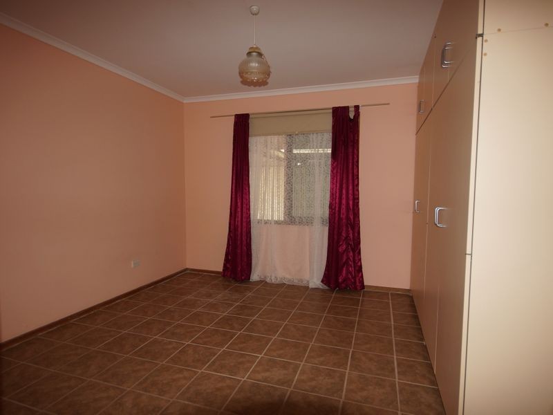 10 Douglas Street, Elizabeth Downs SA 5113