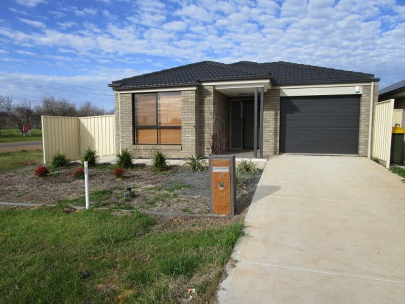 42 Valiant Road, Munno Para West SA 5115
