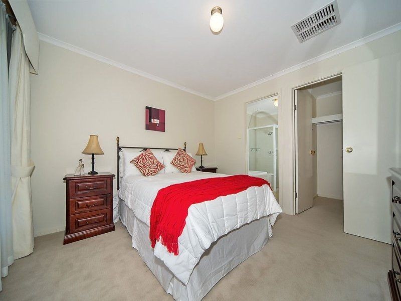 7 Selway Place, Evanston Park SA 5116