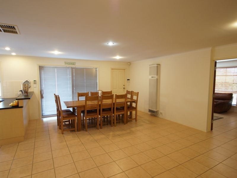 2 Brackenmoor Close, Hillbank SA 5112