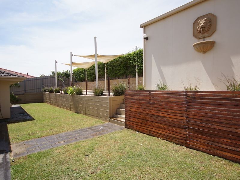 2 Brackenmoor Close, Hillbank SA 5112