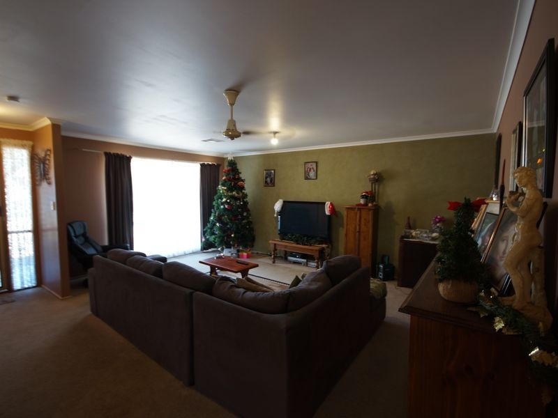 8 Chase Court, Blakeview SA 5114