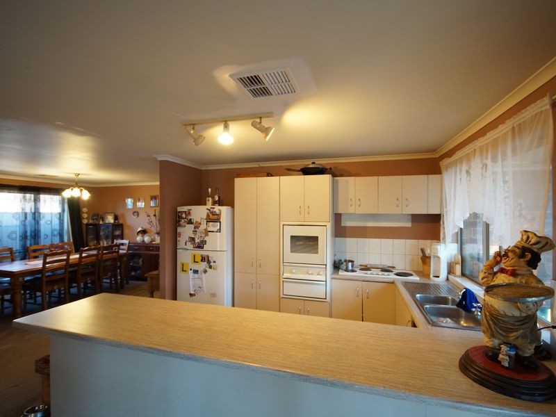 8 Chase Court, Blakeview SA 5114