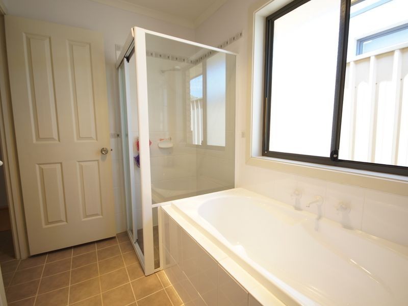 8 Vincent Road, Smithfield Plains SA 5114