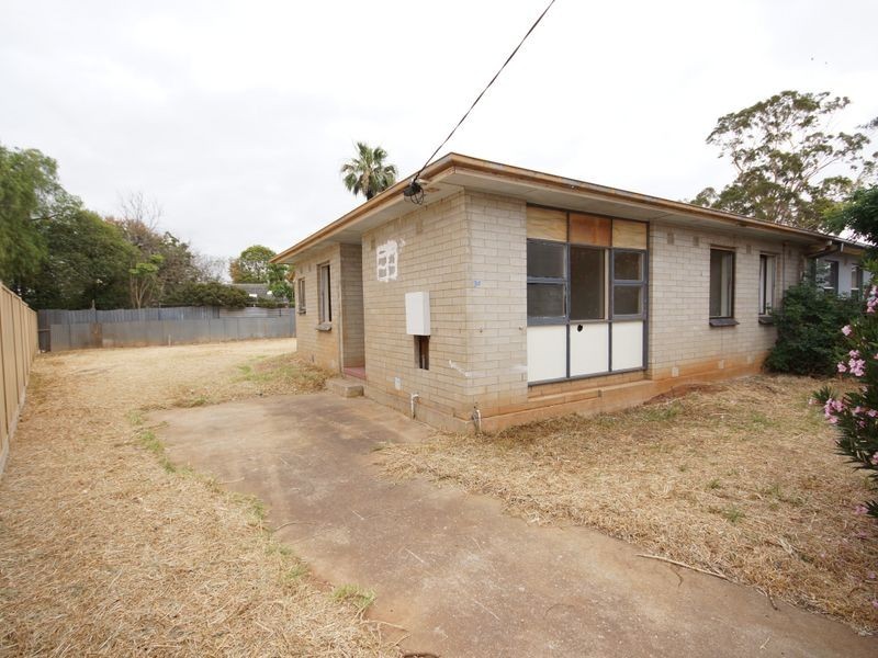30 Roberts Crescent, Smithfield Plains SA 5114