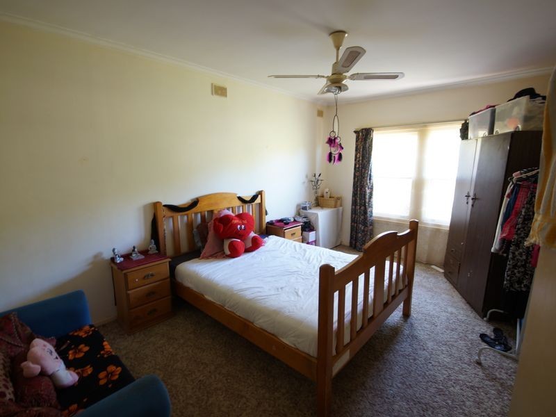 11 Hanson Road, Elizabeth Downs SA 5113