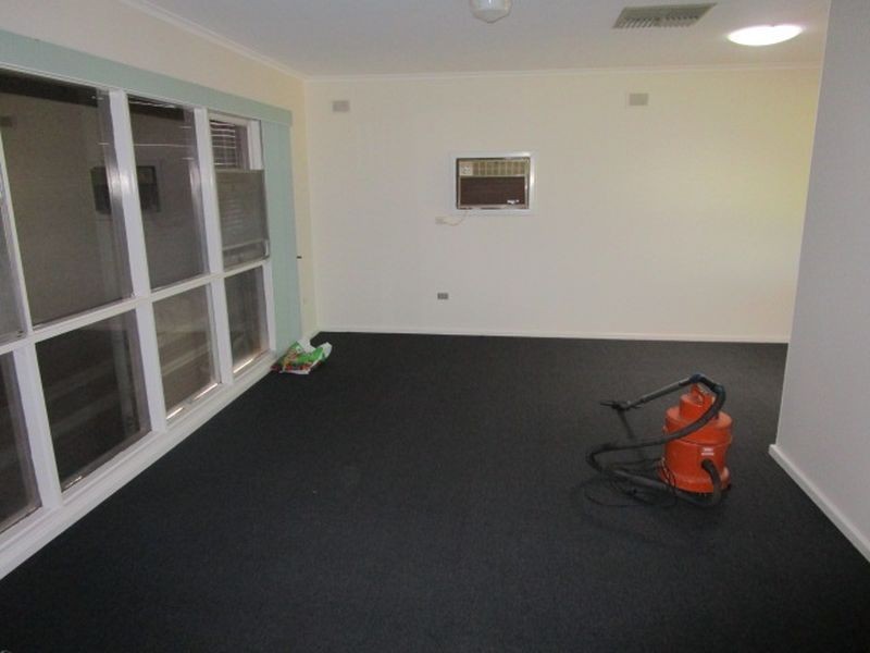 11 Fairfield Road, Elizabeth Grove SA 5112