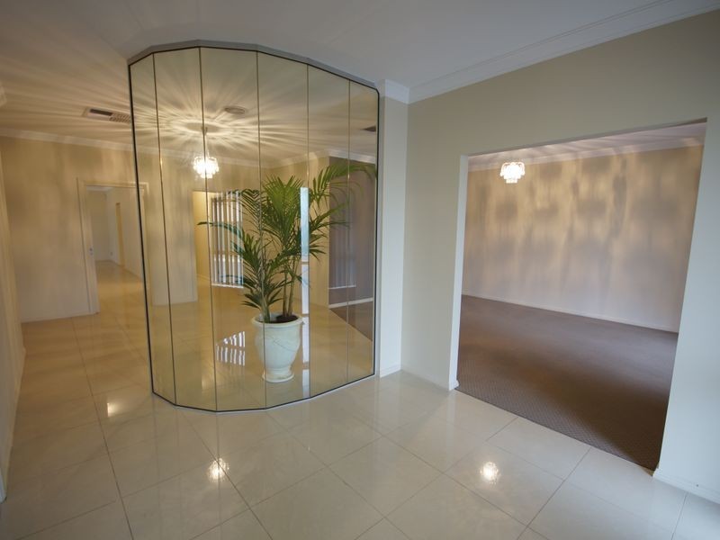 3 Holly Court, Mawson Lakes SA 5095