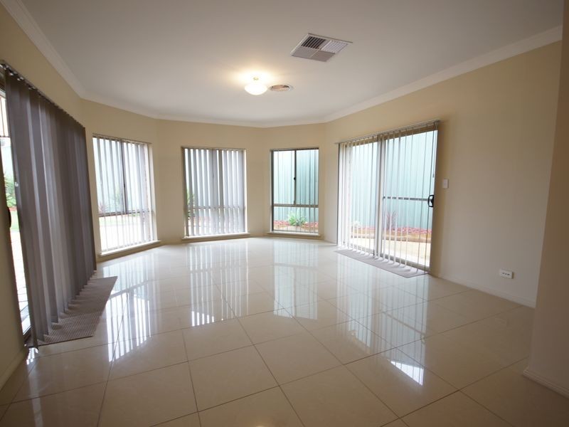 3 Holly Court, Mawson Lakes SA 5095