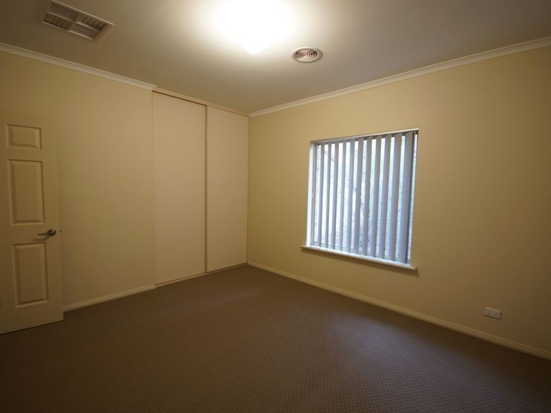 3 Holly Court, Mawson Lakes SA 5095