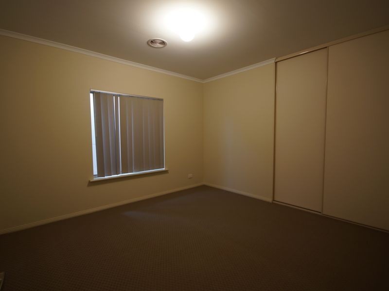 3 Holly Court, Mawson Lakes SA 5095