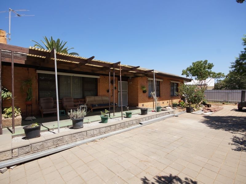 8 Hamdon Street, Elizabeth Vale SA 5112