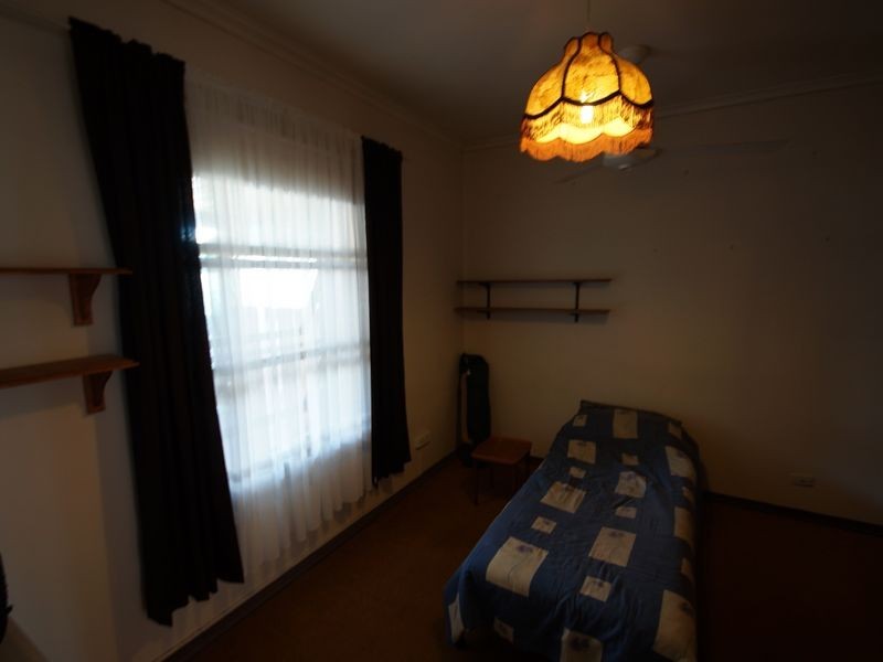 8 Hamdon Street, Elizabeth Vale SA 5112