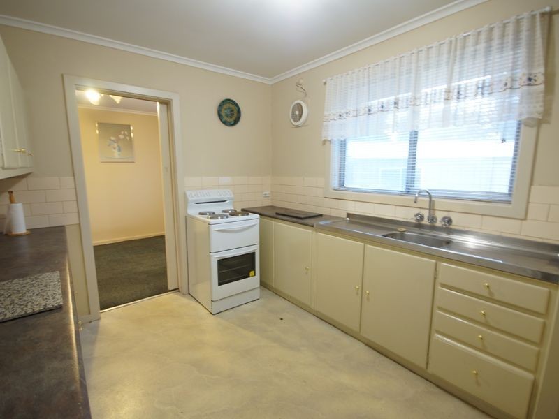 4 Seatown Road, Elizabeth Park SA 5113