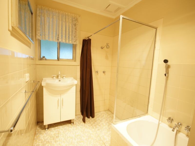 4 Seatown Road, Elizabeth Park SA 5113