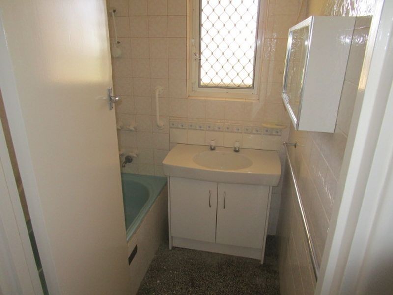 16 Oldham Road, Elizabeth Vale SA 5112