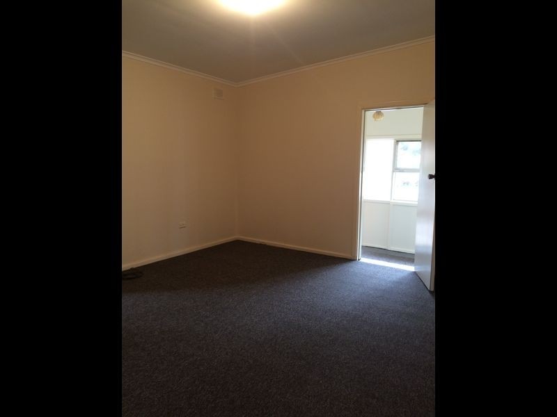 10 Lindsay Street, Elizabeth Downs SA 5113