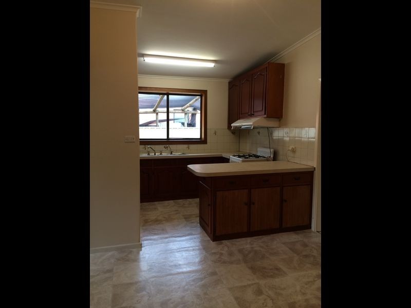 10 Lindsay Street, Elizabeth Downs SA 5113