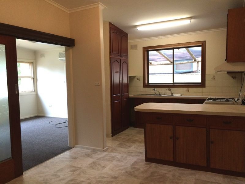 10 Lindsay Street, Elizabeth Downs SA 5113