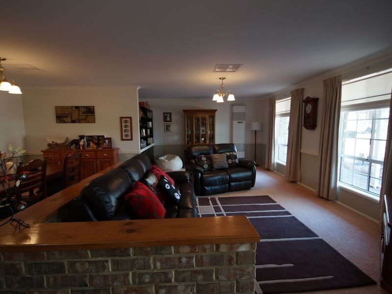 6 St Ives Court, Blakeview SA 5114